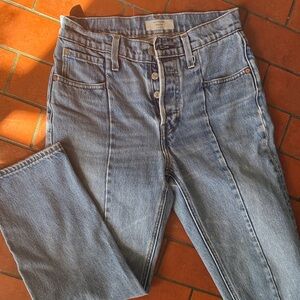 Levi’s Light Blue High-Waisted Jeans 24